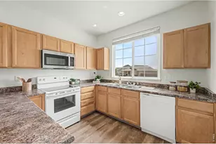 533 E 28th St Dr, Greeley, CO 80631 - Photo 8