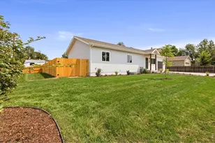 30 Locust St, Windsor, CO 80550 - Photo 2