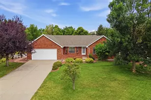 2243 Breckenridge Dr, Berthoud, CO 80513 - Photo 2