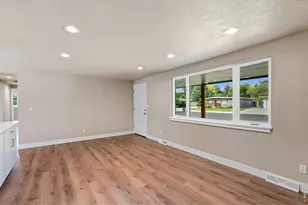 3012 N Sheridan Ave, Loveland, CO 80538 - Photo 8