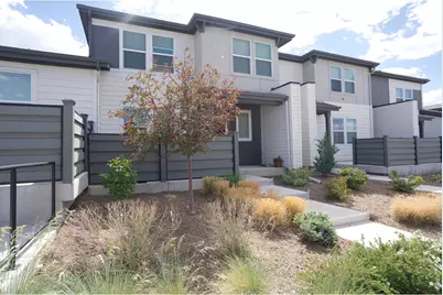 6673 N Ceylon St, Denver, CO 80249 - Photo 2