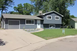 1209 Village Ln, Fort Collins, CO 80521 - Photo 2