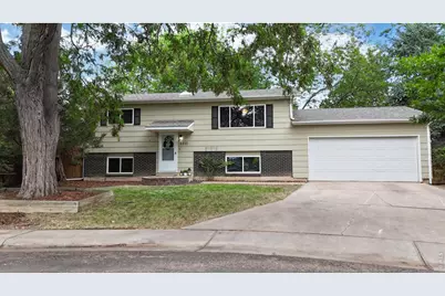 2212 Woodford Ct, Fort Collins, CO 80521 - Photo 2