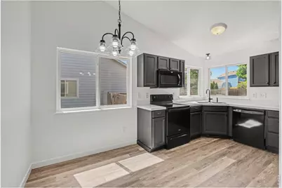 943 Eagle Dr, Loveland, CO 80537 - Photo 8