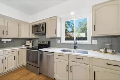 545 E 11th St, Loveland, CO 80537 - Photo 10