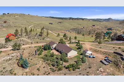 572 Horse Mountain Dr, Livermore, CO 80536 - Photo 2