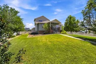 2038 Burbank St, Berthoud, CO 80513 - Photo 4