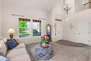 1926 Rannoch Dr, Longmont, CO 80504 - Photo 2