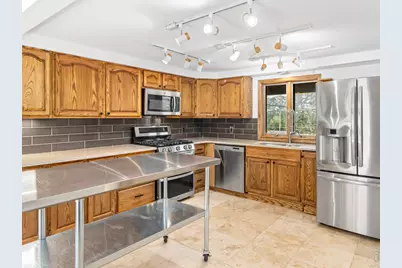 2431 Carriage Dr, Estes Park, CO 80517 - Photo 16