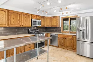 2431 Carriage Dr, Estes Park, CO 80517 - Photo 16