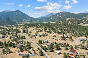 2431 Carriage Dr, Estes Park, CO 80517 - Photo 4