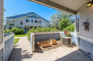 1419 Red Mountain Dr, Longmont, CO 80504 - Photo 2