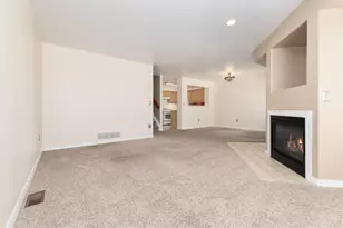 1419 Red Mountain Dr, Longmont, CO 80504 - Photo 10