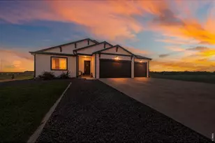 21 Lakeview Cir, Fort Morgan, CO 80701 - Photo 1