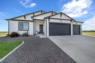 21 Lakeview Cir, Fort Morgan, CO 80701 - Photo 2