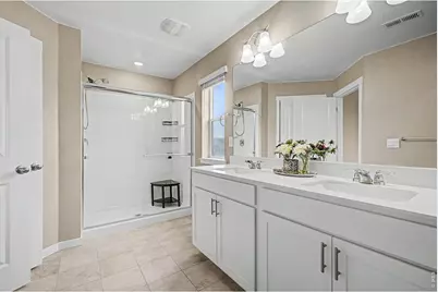 15704 Roslyn St, Thornton, CO 80602 - Photo 32