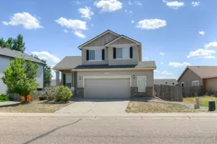 2504 Carriage Dr, Milliken, CO 80543 - Photo 2