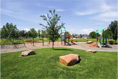 1747 Sumac St, Longmont, CO 80501 - Photo 38