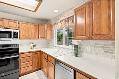 3754 Carrington Cir, Fort Collins, CO 80525 - Photo 8