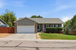 4982 W 30th St, Greeley, CO 80634 - Photo 2