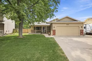 2431 Sunstone Dr, Fort Collins, CO 80525 - Photo 2