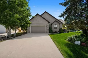 925 Falcon Ridge Ct, Eaton, CO 80615 - Photo 2