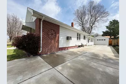 322 Euclid St, Fort Morgan, CO 80701 - Photo 2