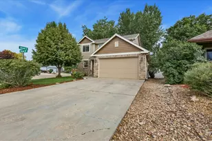 894 Durum St, Windsor, CO 80550 - Photo 2