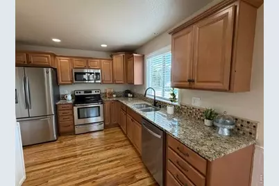 894 Durum St, Windsor, CO 80550 - Photo 2