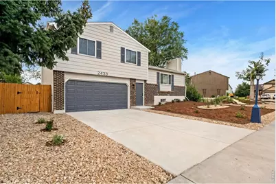 2433 Sunset Dr, Longmont, CO 80501 - Photo 2