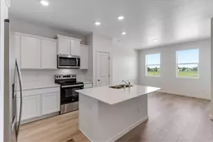 656 S Cabernet Ave, Fort Lupton, CO 80621 - Photo 2