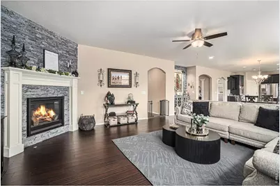 2163 Longfin Dr, Windsor, CO 80550 - Photo 2