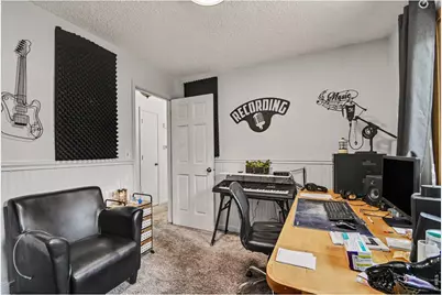 2232 E 18th St, Loveland, CO 80538 - Photo 16
