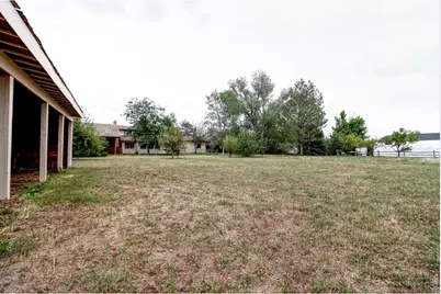2033 River Glen Dr, Berthoud, CO 80513 - Photo 4