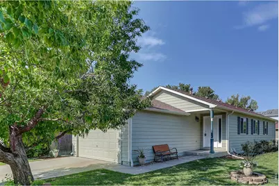 346 Wadsworth Cir, Longmont, CO 80504 - Photo 2