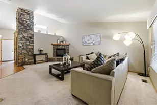 372 Cardinal Ave, Loveland, CO 80537 - Photo 4