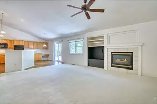 620 Bellingham Pl, Longmont, CO 80504 - Photo 2