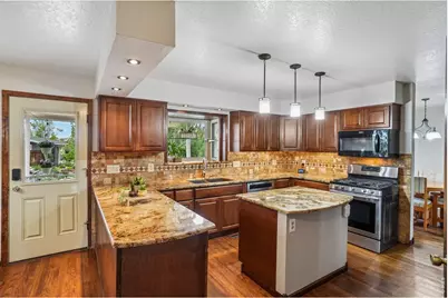 4901 Beverly Dr, Berthoud, CO 80513 - Photo 4