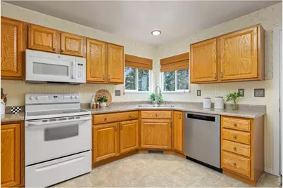 1749 Goldenvue Dr, Johnstown, CO 80534 - Photo 8