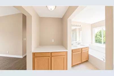 2123 E 100th Pl, Thornton, CO 80229 - Photo 28