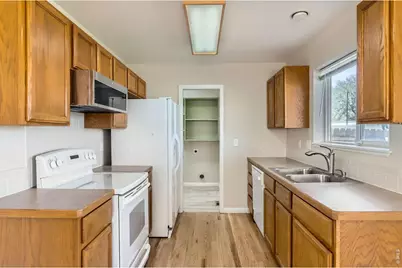 3121 Swan Point Dr, Evans, CO 80620 - Photo 8