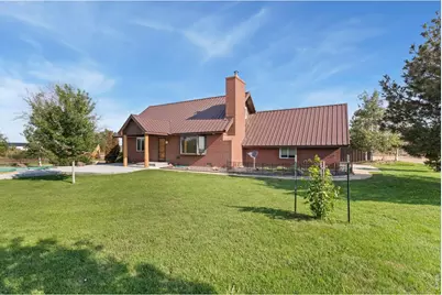 2121 E 20th St, Greeley, CO 80631 - Photo 2