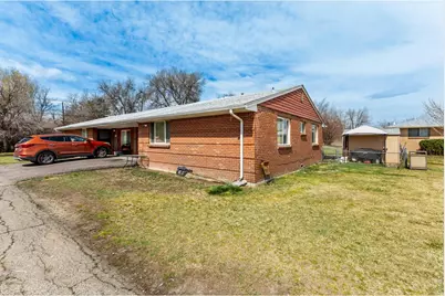 27 Newland Ct, Lakewood, CO 80226 - Photo 2