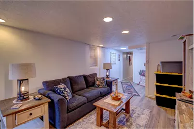 909 Riverside Dr, Estes Park, CO 80517 - Photo 34