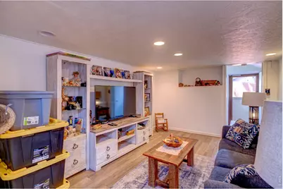 909 Riverside Dr, Estes Park, CO 80517 - Photo 36