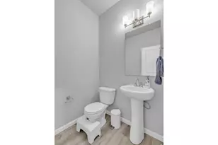 10581 Paris St, Commerce City, CO 80640 - Photo 8
