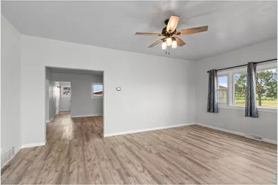 16524 County Road 394, La Salle, CO 80645 - Photo 4