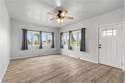 16524 County Road 394, La Salle, CO 80645 - Photo 6
