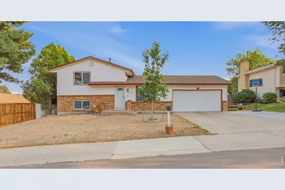 3408 W 17th St, Greeley, CO 80634 - Photo 2