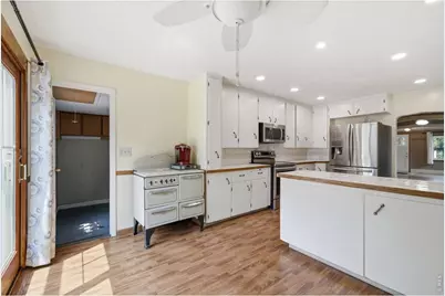 338 W 9th St, Loveland, CO 80537 - Photo 16
